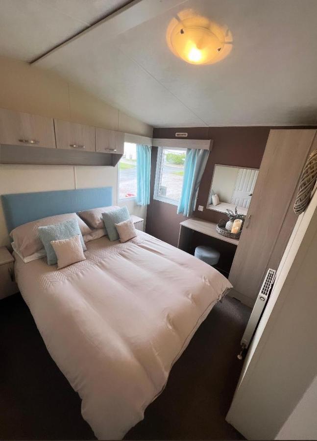 Campsite At The Waters Edge Newbiggin-by-the-Sea